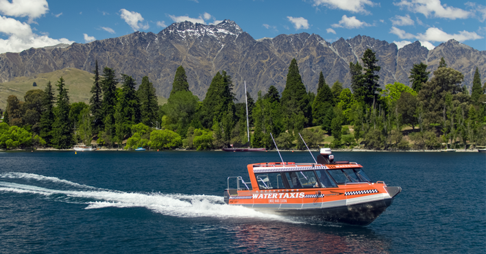 Ferry on Lake Whakatipu Queenstown