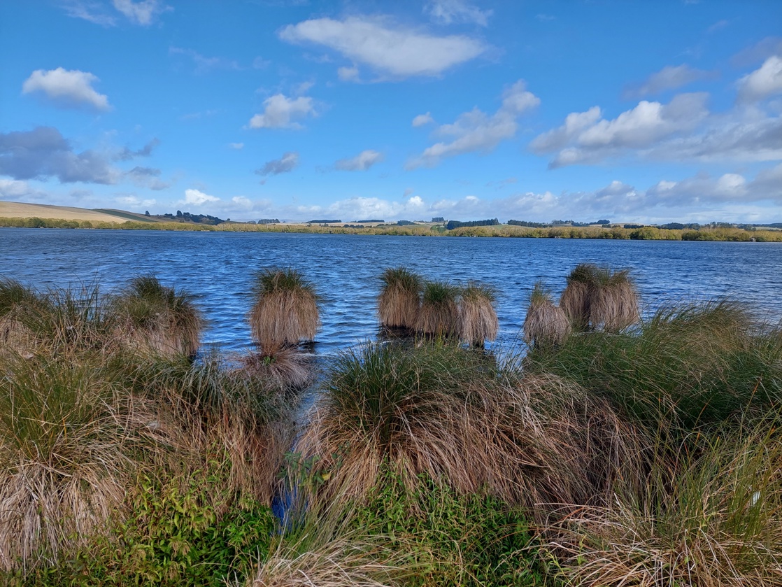 Roto-Nui-a-Whatu  Lake Tuakitoto