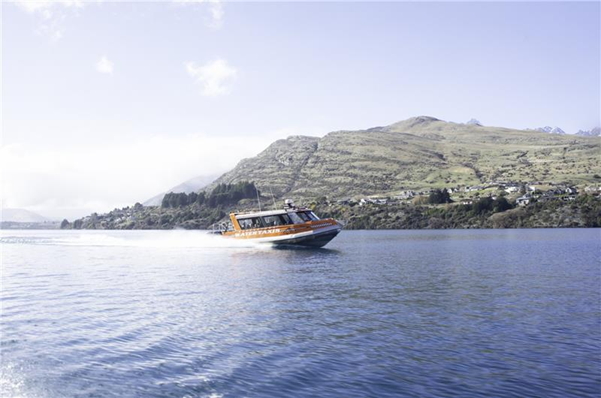 Photo of Queenstown ferries boat on Lake Whakatipu