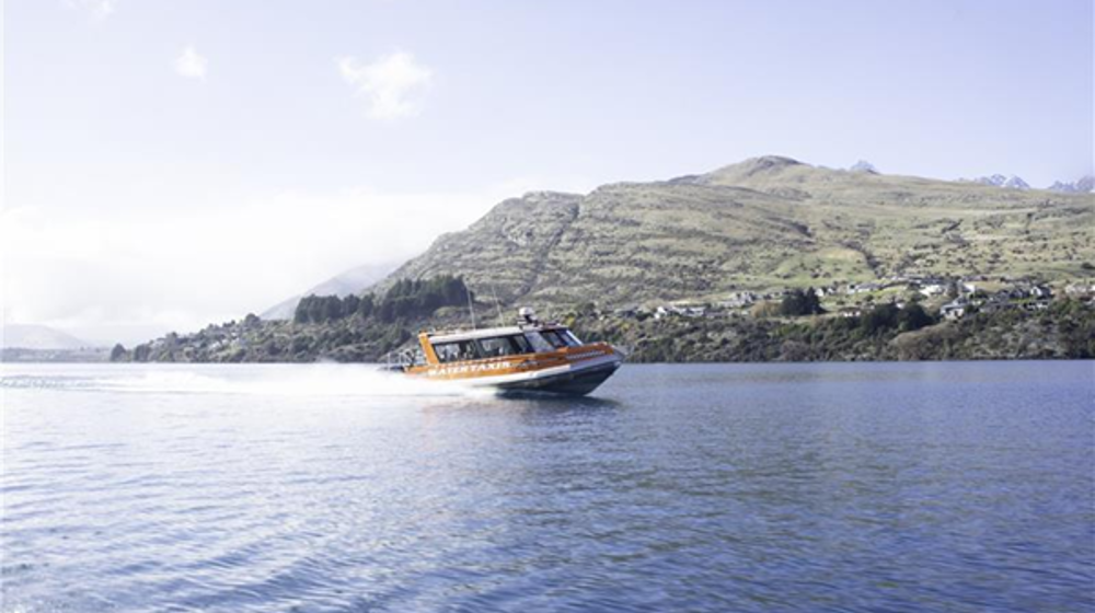 Queenstown Ferries Ferry On Lake Whakatipu