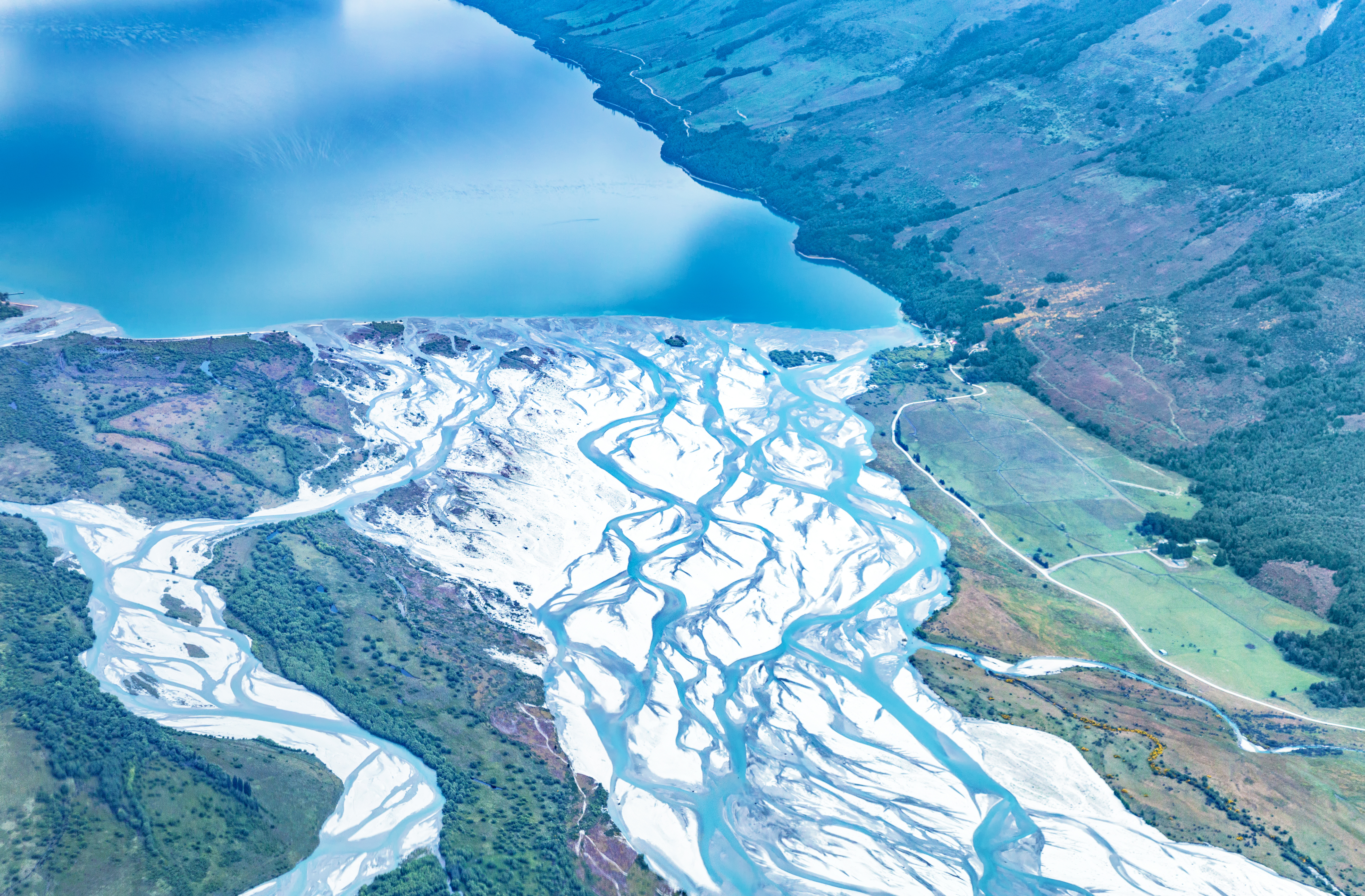 Lake Whakatipu HOLW Dart River, Kinloch Adobestock 1247996035