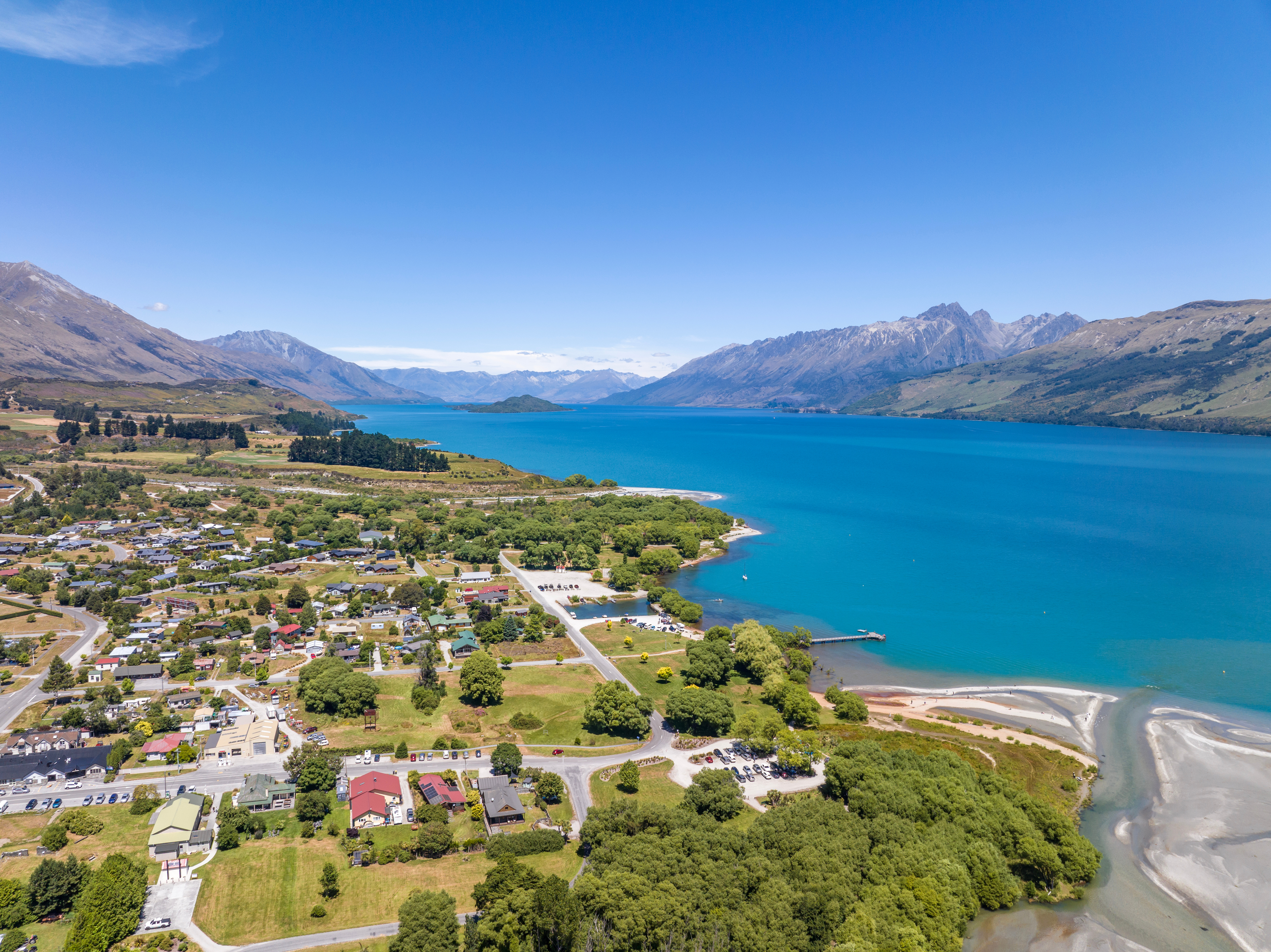 Rees River, Mount Earnslaw And The Glenorchy Paradise Road Near Glenorchy, Lake Wakatipu Adobestock 563793583