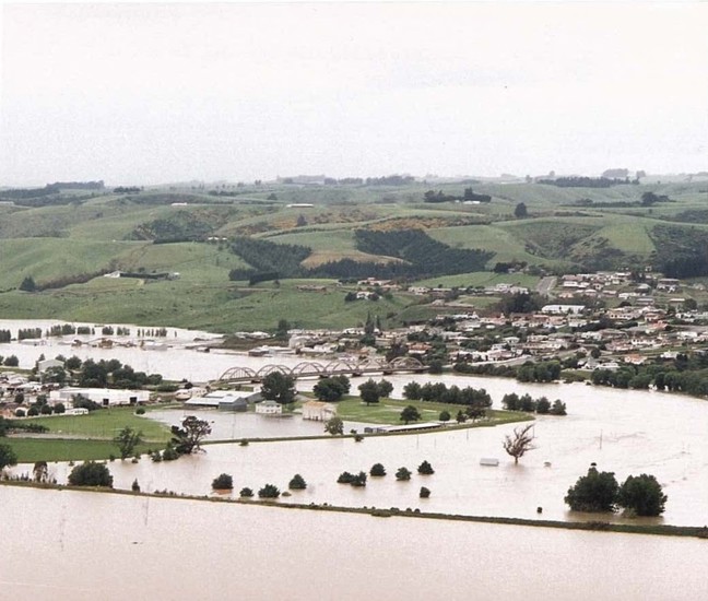 Clutha River Mata Au Flooding 1999